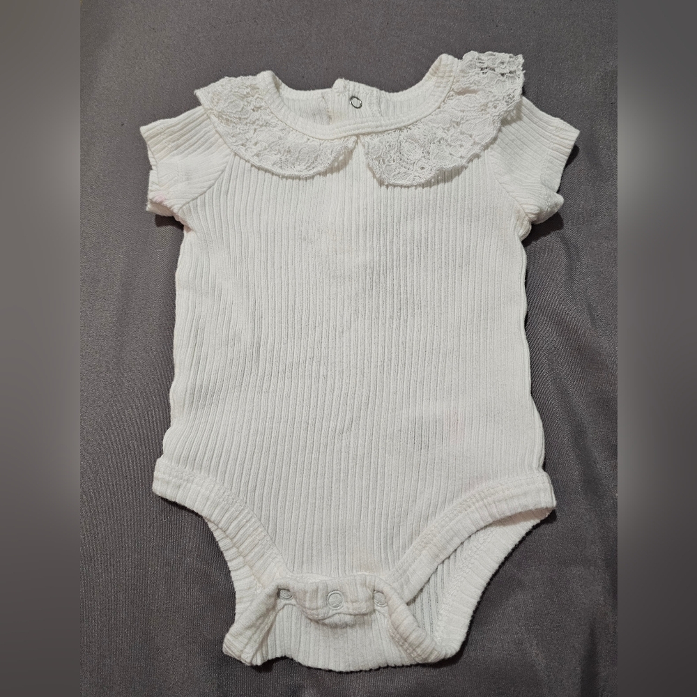 Rachel Zoe White Lace Collar Baby Onesie 0-3 Months EUC